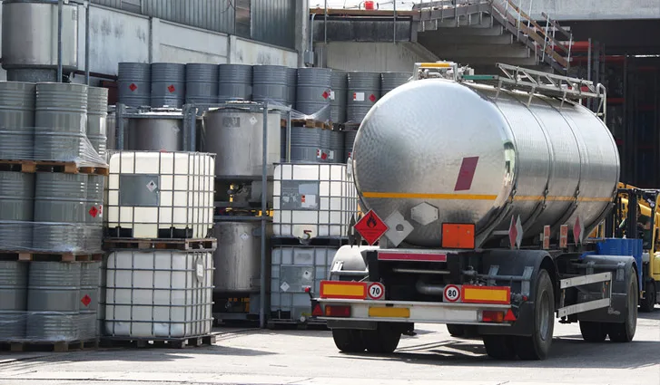 Dangerous goods vehicle with placards